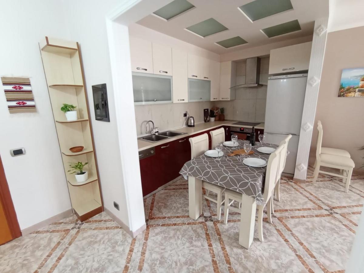 Trea Accomodations - 2 Bedrooms - Riviera With Private Parking Vlorë Eksteriør billede